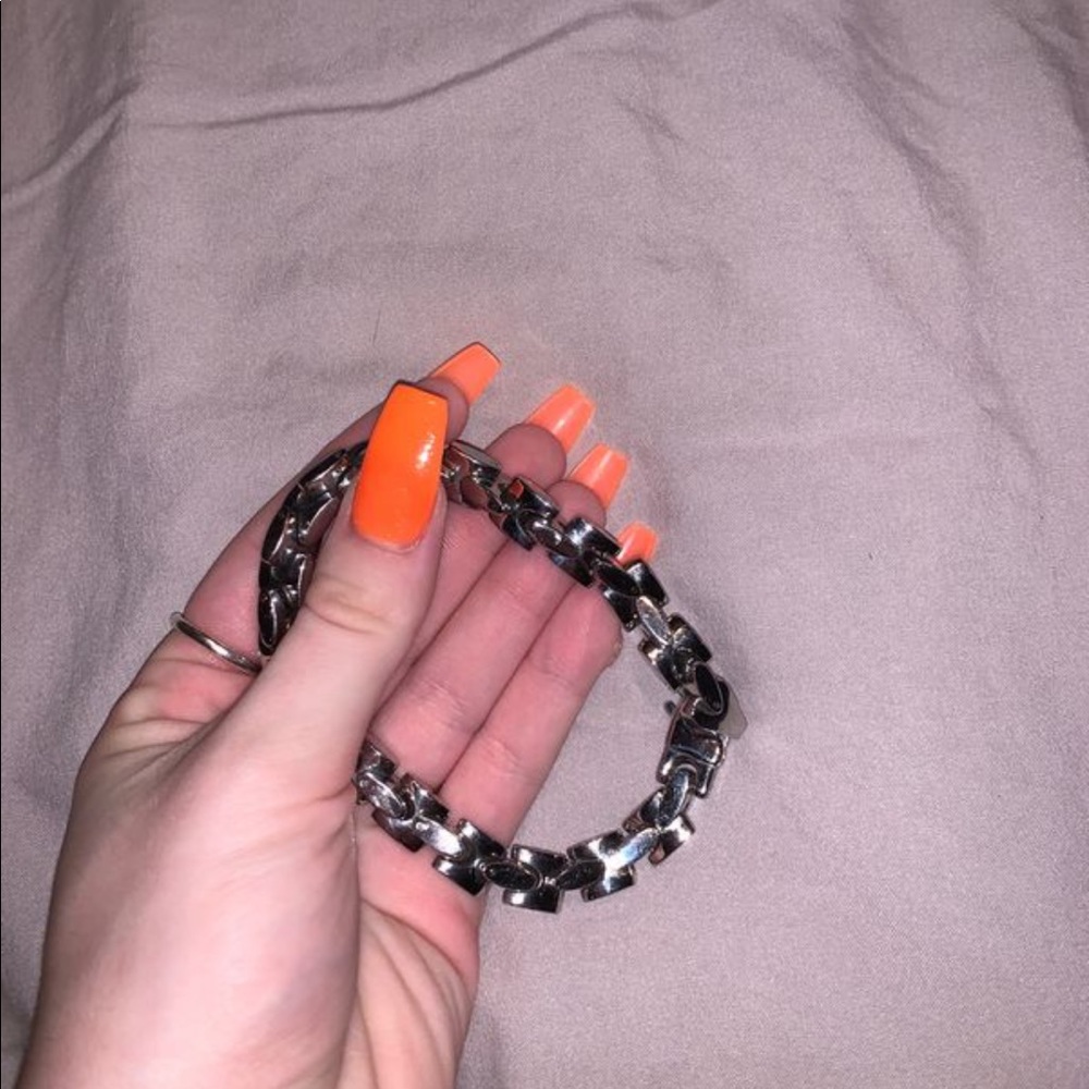 silver chain bracelet